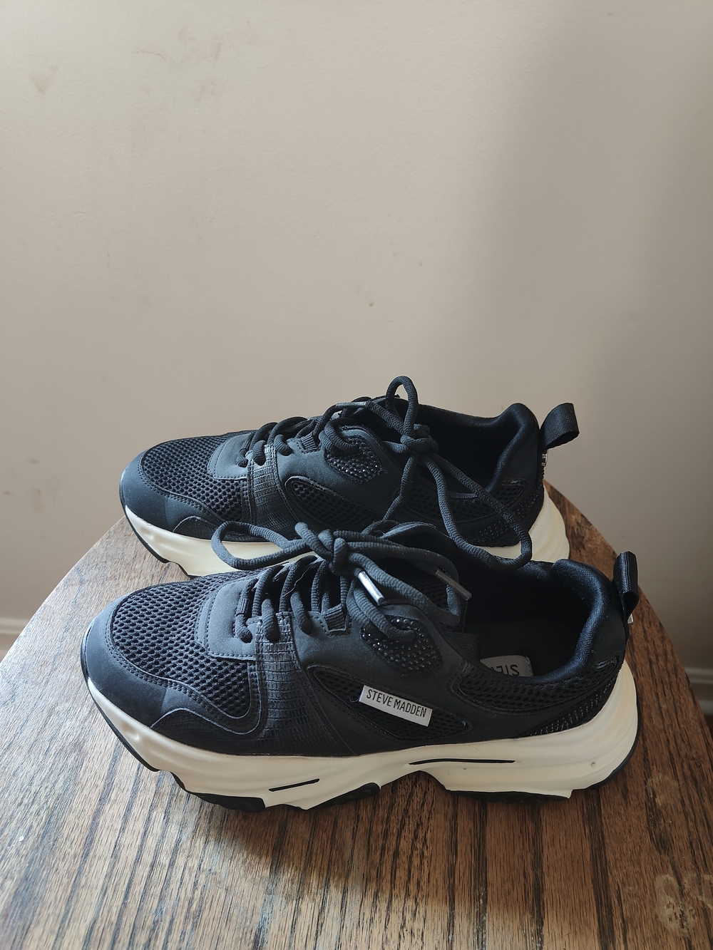Women's Steve Madden Black and White